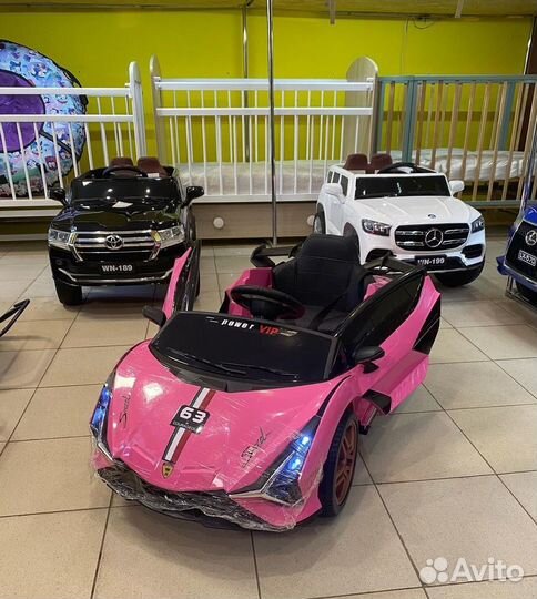 Электромобиль на пульте управления новый