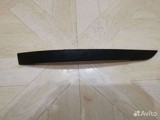 Range Roger velar молдинг бампера правый