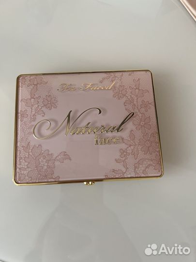 Палетка теней too faced