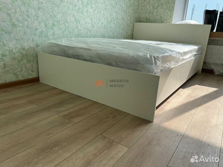 Кровать двуспальная