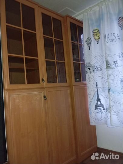Шкафы витрины буфеты 4штуки.Вместе