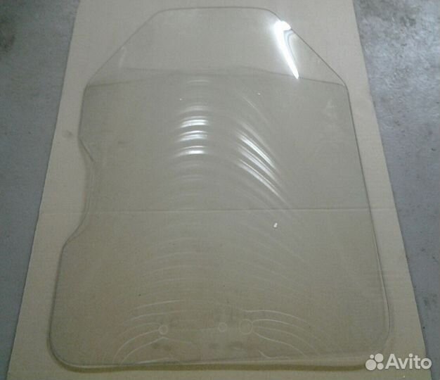 Стекло дверное-лобовое на минипогрузчик Бобкат 650