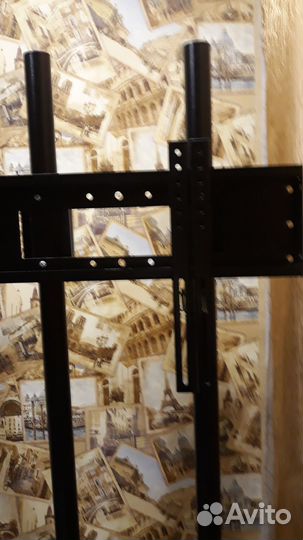 Кронштейн для телевизора, мобильный