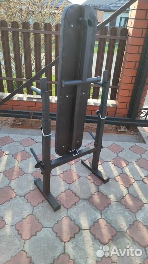 Стойка для штанги со складной скамьей