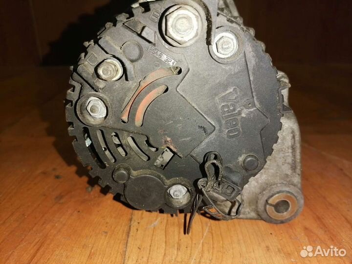 Генератор Ауди А4 / А6 / Пассат В5 1.6 / 1.8