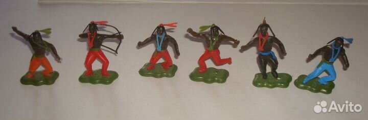 Солдатики киндеры Негры гдр и Индейцы. Смурфики