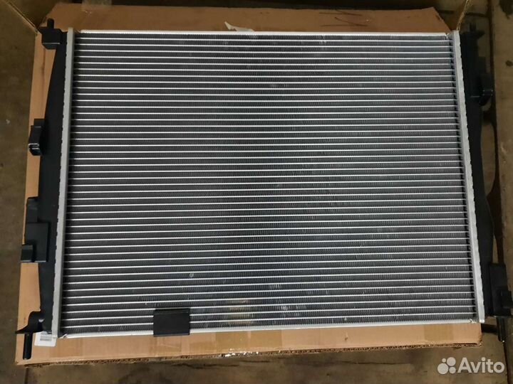 Радиатор охлаждения Nissan Qashqai j10