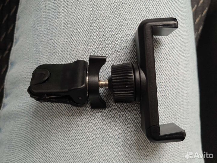 Автомобильный держатель для телефона на дефлектор