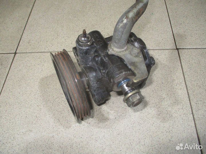 Насос гидроусилителя Mitsubishi Pajero 2