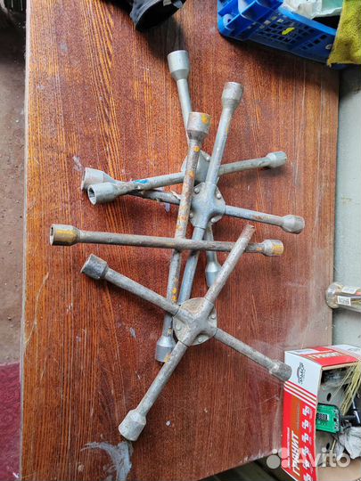 Ключ балонный крестовой