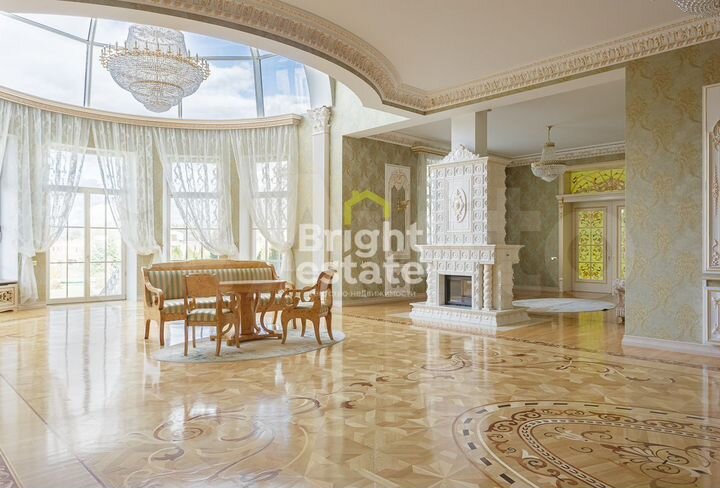 Дом 1500 м² на участке 52 сот.