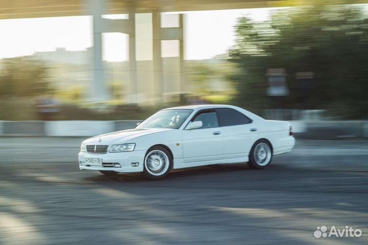 Nissan Laurel 2.0 AT, 1998, 300 000 км