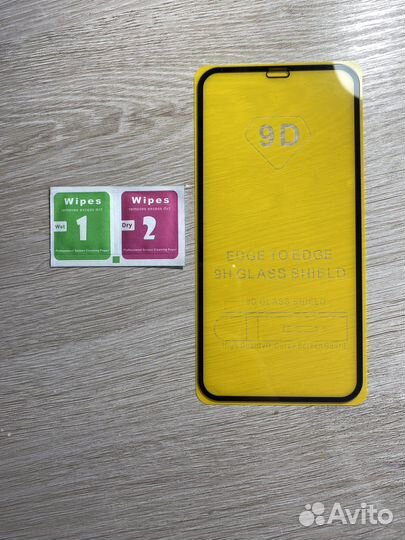 Чехлы и защитное стекло iPhone 11