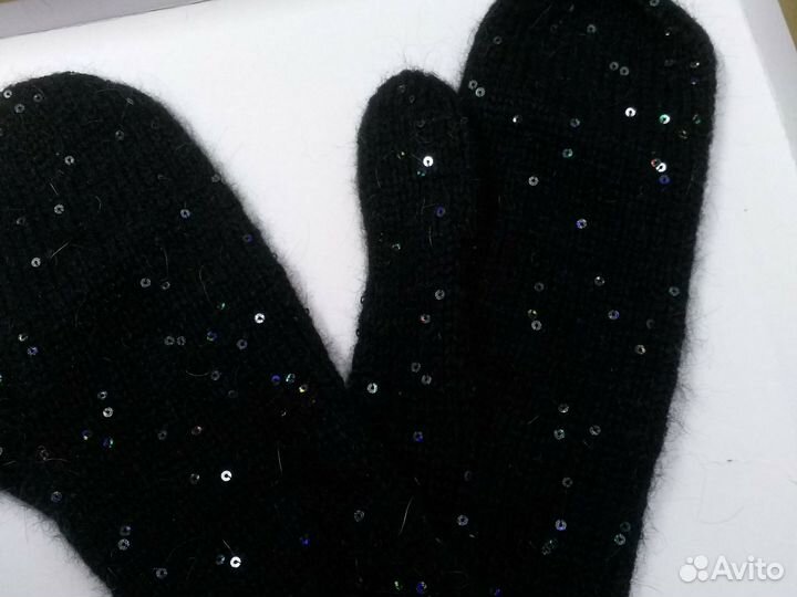 Варежки вязаные женские