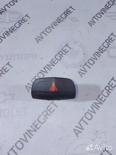 Кнопка аварийной сигнализации Nissan Primera P12