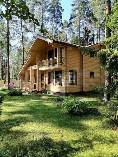 Коттедж 210 м² на участке 24,2 сот.