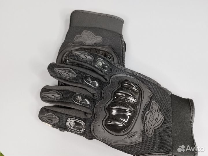 Мотоперчатки, цвет черный. Легкие и комфортные