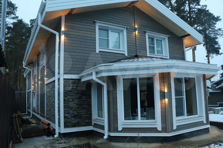 Дом 327 м² на участке 7,8 сот.