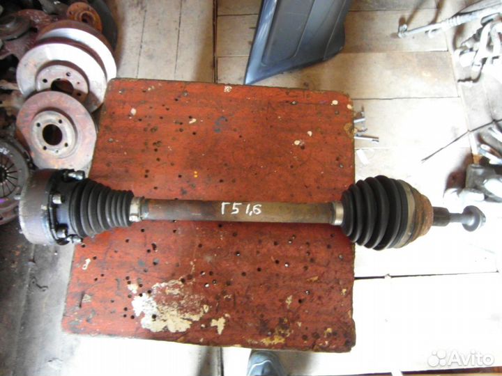 Привод левый гольф 5 джетта 5 1.6