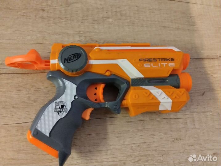 Nerf пистолет оранжевый, с лазером