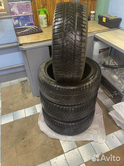 Pirelli Winter Sottozero 235/45 R18
