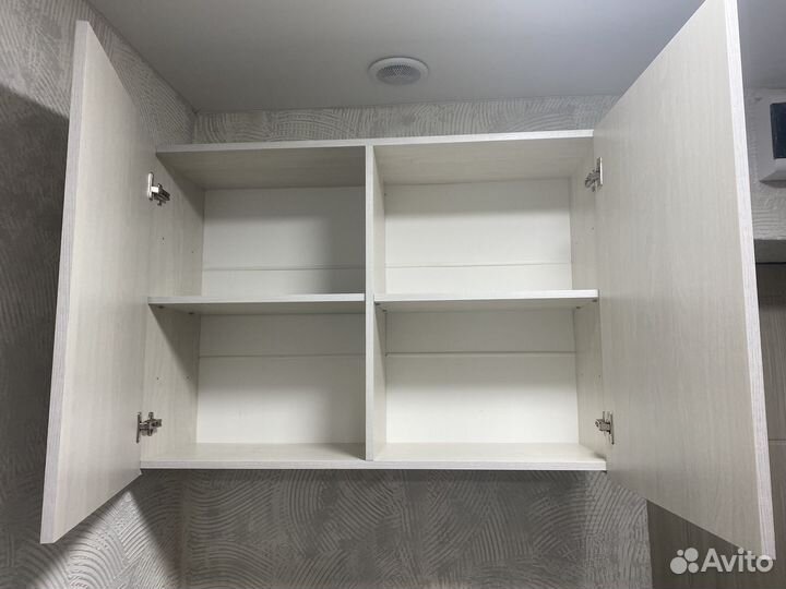 Кухонный шкаф и столешница