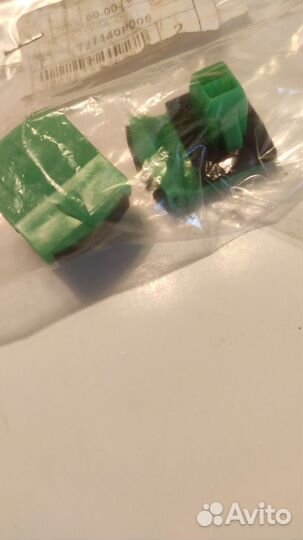 Клипса лобового стекла Nissan Almera