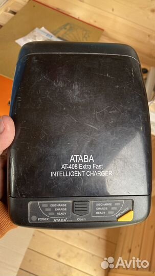 Зарядное устройстводля батареек