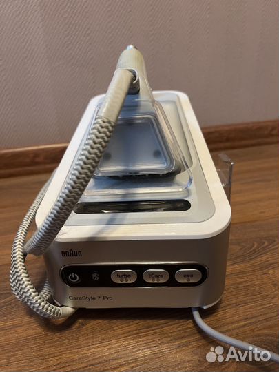 Утюг с парогенератором Braun CareStyle 7 Pro
