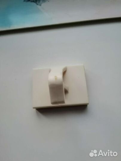 Крючки пластиковые