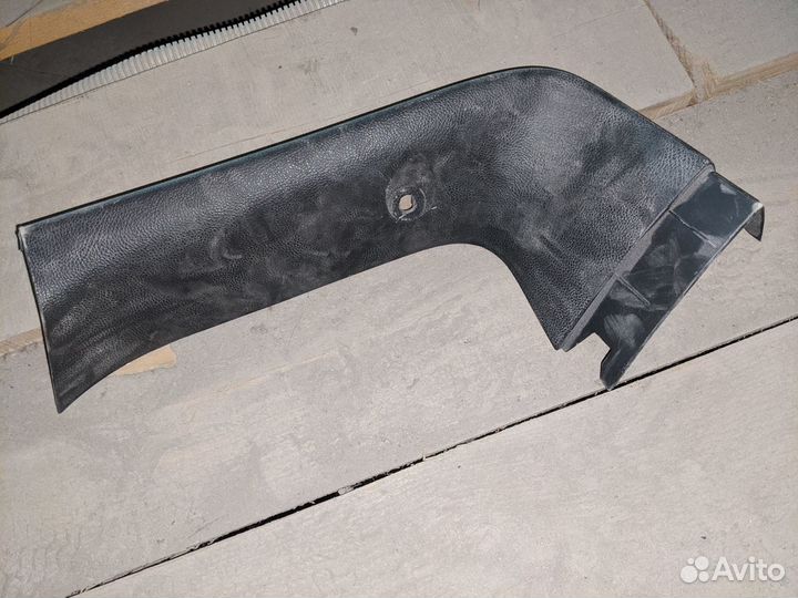 Обшивка двери багажника левая opel Mokka