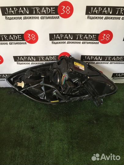 Фара правая Toyota Vitz SCP90 2SZ-FE