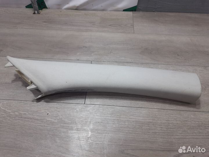 R накладка передней стойки для Skoda Superb II