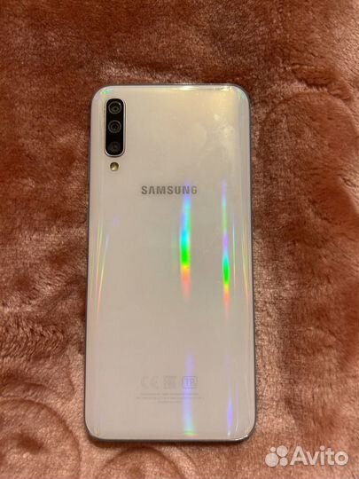 Samsung Galaxy A50, 4/64 ГБ