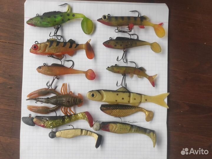 Силиконовые рыбки с крючками