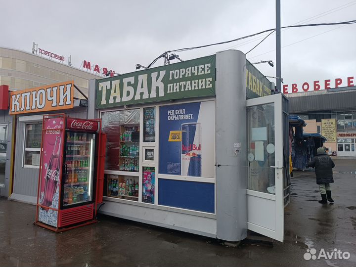 Продавец в табачный киоск