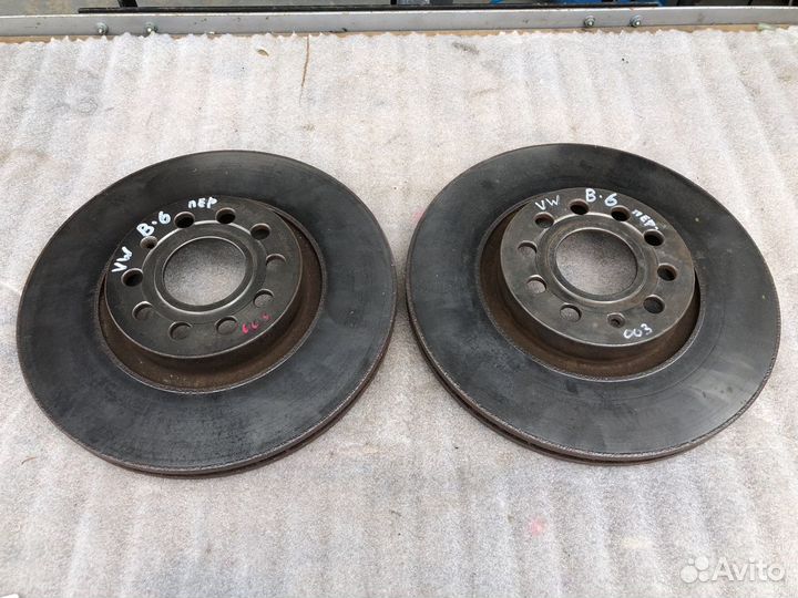 Тормозные диски передние на Volkswagen Passat B6