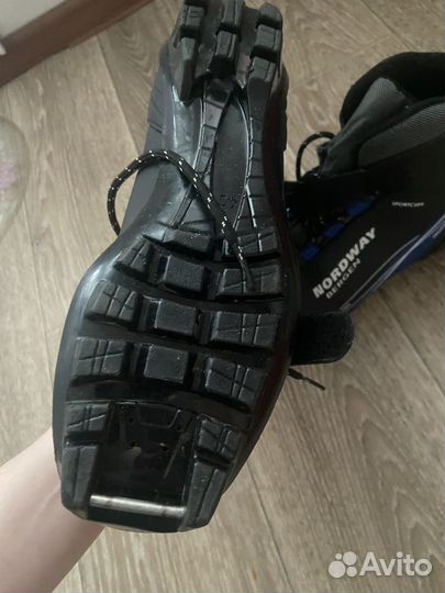 Лыжные ботинки