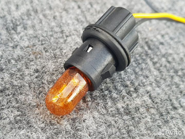 Повторитель в крыло передний правый Nissan Juke