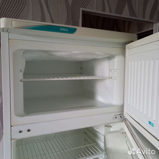 Холодильник Стинол бу рабочий в хорошем состоянии