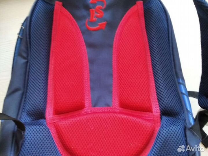 Рюкзак школьный