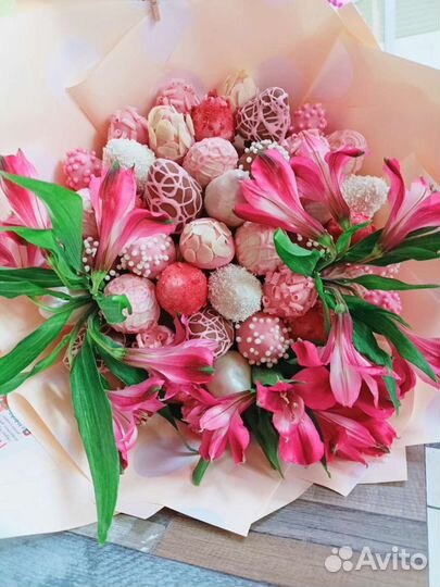 Клубничные букеты, коробочки, композиции