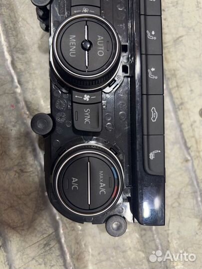 Блок управления климат-контролем Volkswagen Passat