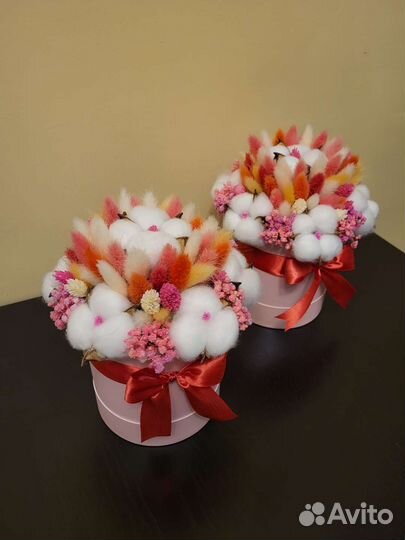 Сухоцветы в шляпной коробке