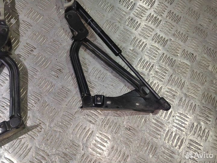 Петли багажника Renault Megane 2 1.6 2002-2009