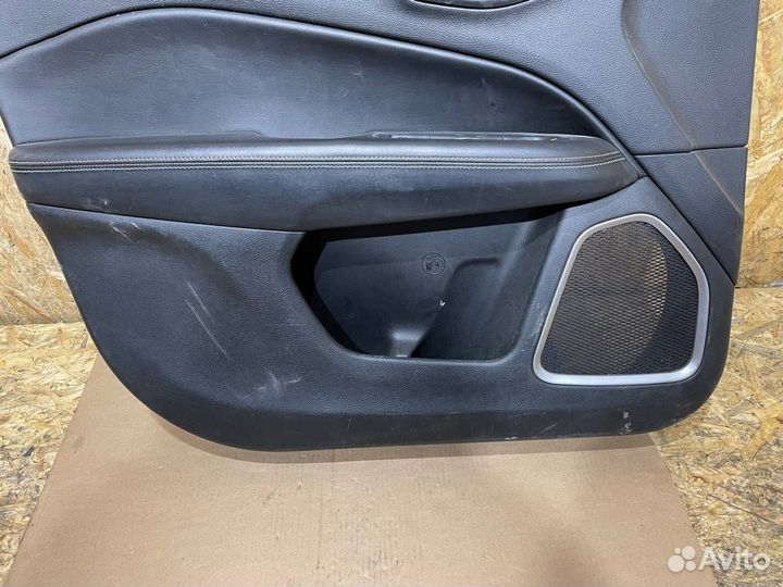 Обшивка двери передней левой Jeep Compass 2 2019