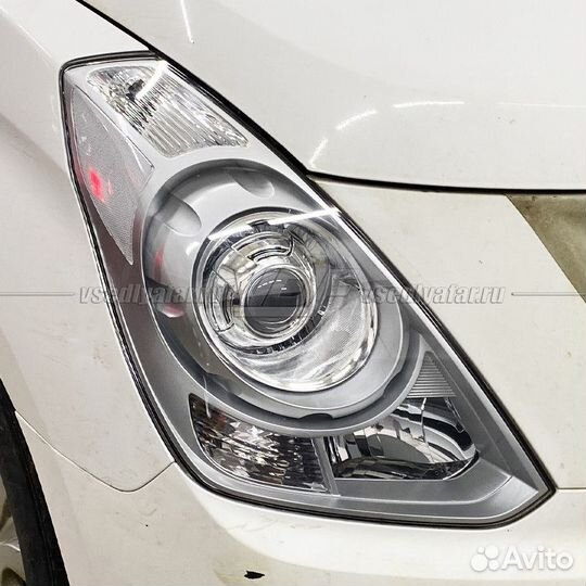 Стекло для фары Hyundai H1 / Starex (2007-2018) Пр