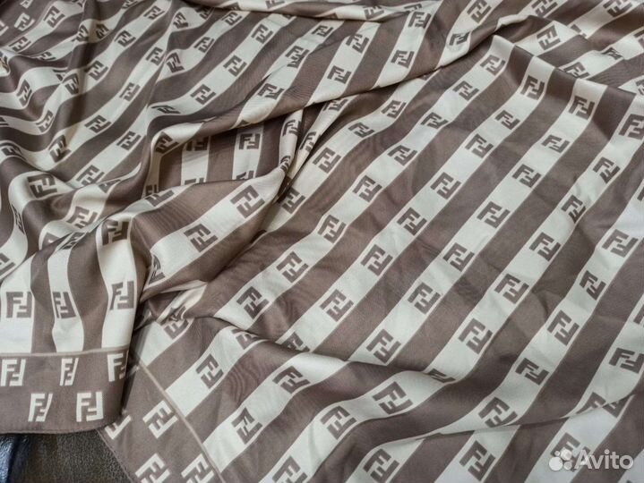 Платок fendi шелк монограмма 95см италия