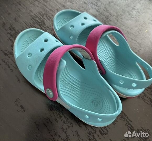 Сандалии для девочки crocs c12