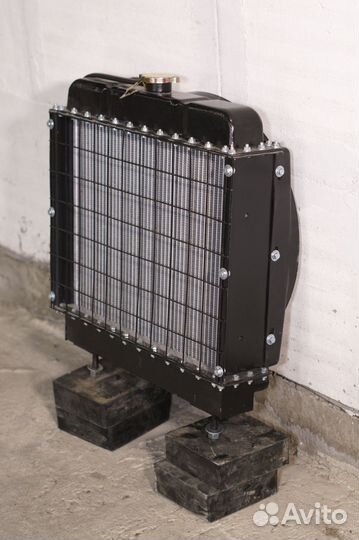 Радиатор охлаждения двигателя 2105D